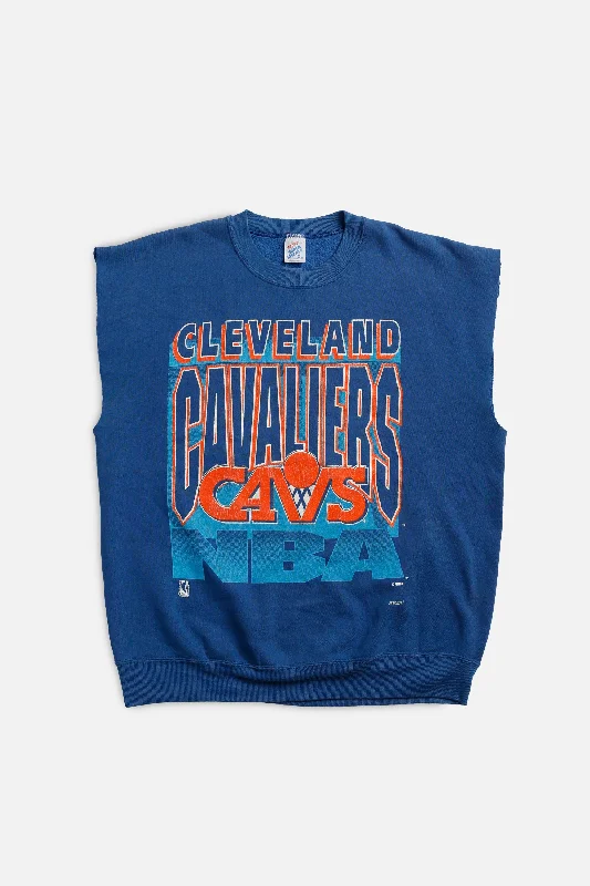 Sustainable Gender-Neutral Apparel Vintage Cleveland Cavaliers NBA Cut Off Sweatshirt - XL Sustainable Gender-Neutral Apparel Vintage Cleveland Cavaliers NBA Cut Off Sweatshirt - XL
